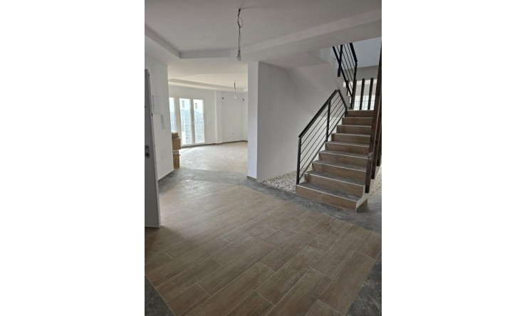 Herverkoop - Villa -
La Nucía - La Colina