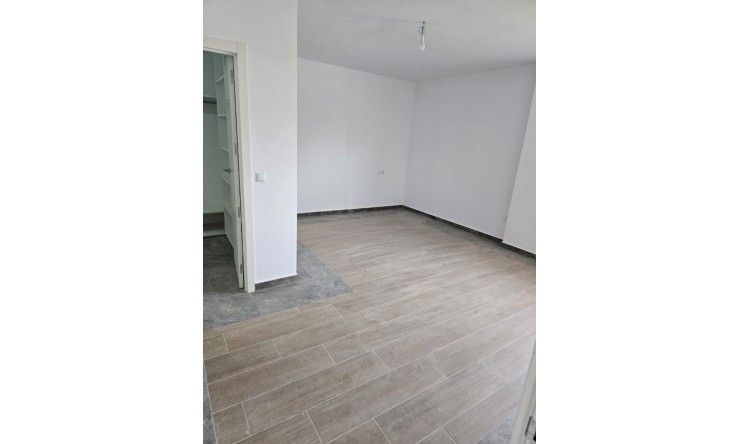 Herverkoop - Villa -
La Nucía - La Colina