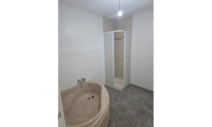 Herverkoop - Villa -
La Nucía - La Colina