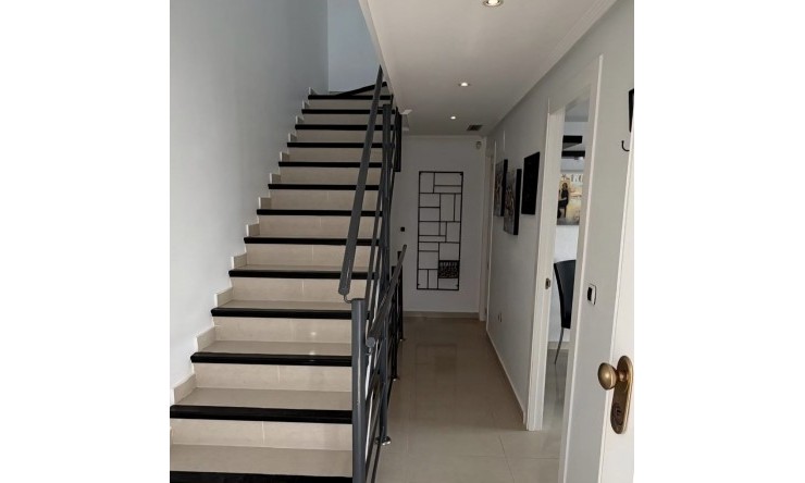 Wiederverkauf -  -
Altea