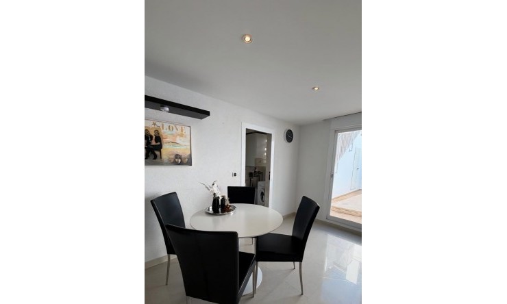 Wiederverkauf -  -
Altea