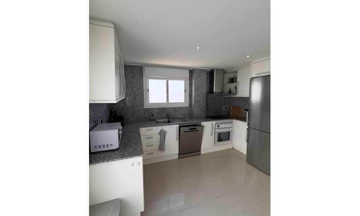 Wiederverkauf -  -
Altea