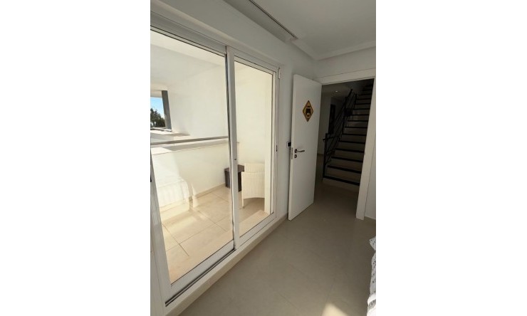 Wiederverkauf -  -
Altea