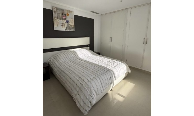 Wiederverkauf -  -
Altea