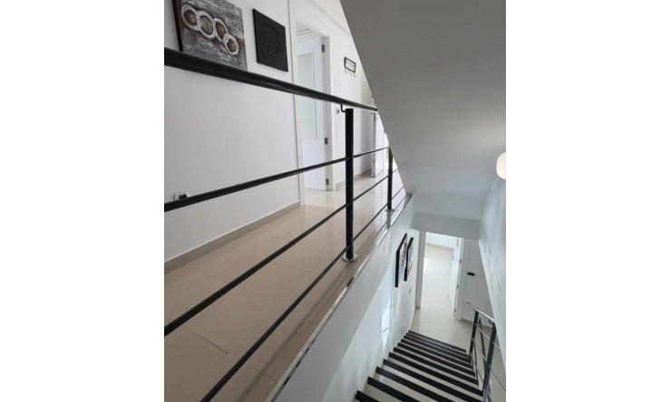 Wiederverkauf -  -
Altea