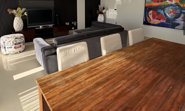 Wiederverkauf -  -
Altea