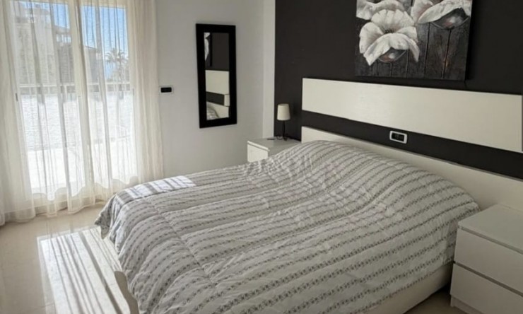 Wiederverkauf -  -
Altea