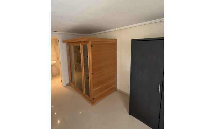 Wiederverkauf -  -
Altea