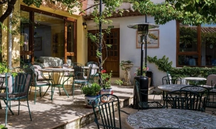 Resale - Hotel -
Alcoy