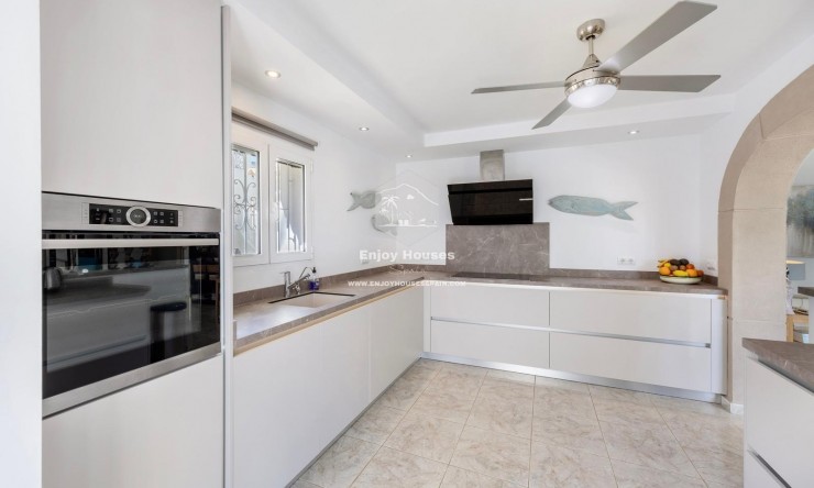 Rynek Wtórny - Willa -
Benissa - Cala Advocat - Baladrar