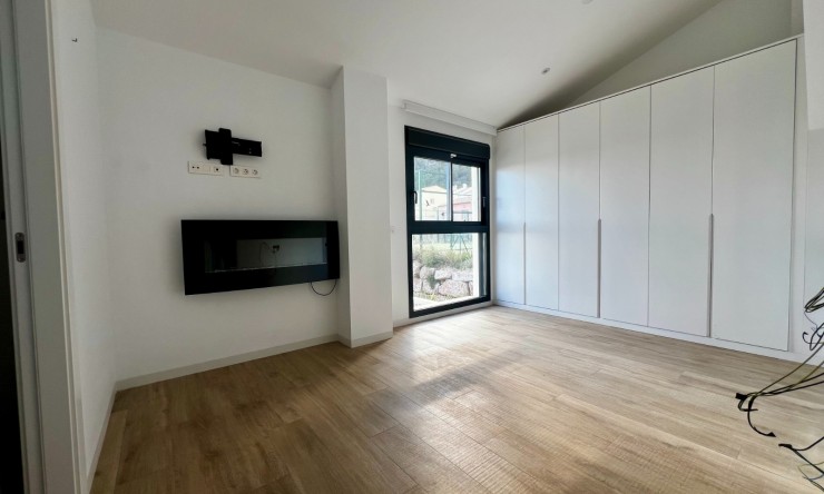 Resale - Villa -
Polop