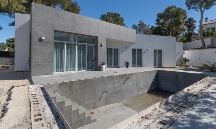 Resale - Villa -
Calpe - La Calalga