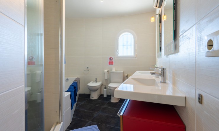 Resale - Villa -
Benitachell - Cumbre del Sol