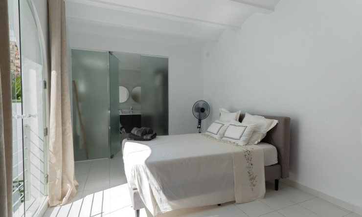 Rynek Wtórny -  -
Oliva