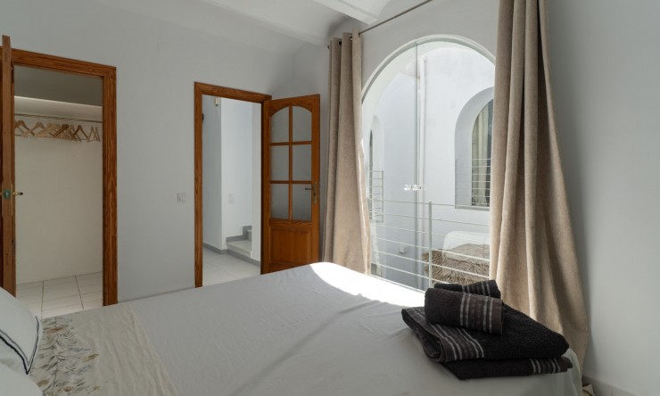 Rynek Wtórny -  -
Oliva