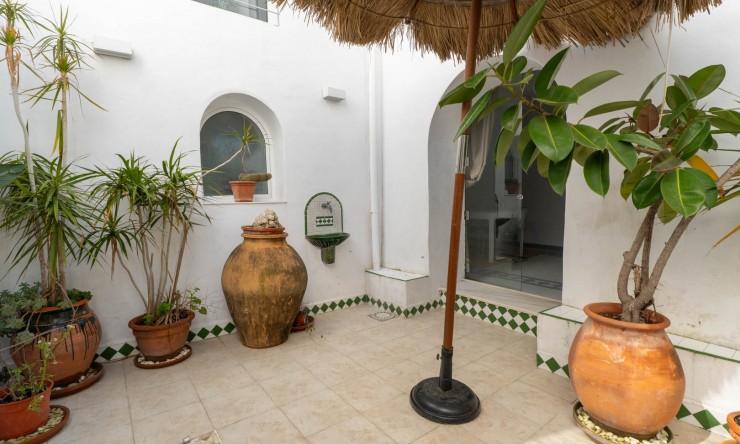 Rynek Wtórny -  -
Oliva