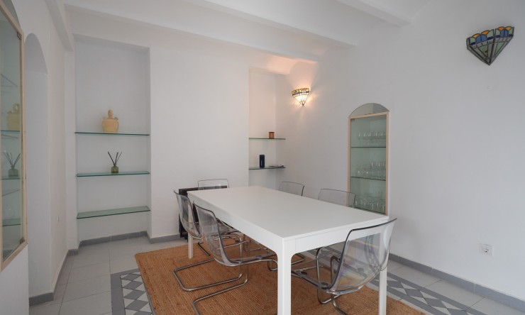 Rynek Wtórny -  -
Oliva