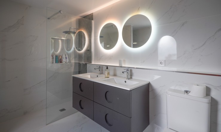 Rynek Wtórny -  -
Oliva