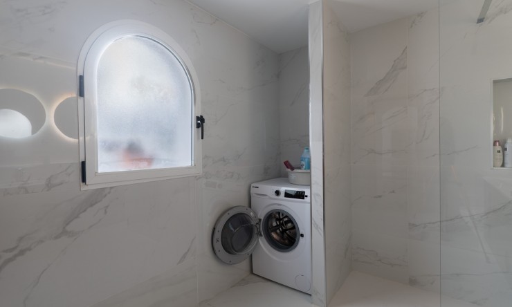 Rynek Wtórny -  -
Oliva