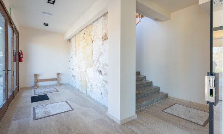 Resale - Commercial property -
Benissa - Avenida La Marina