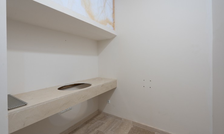 Resale - Commercial property -
Benissa - Avenida La Marina