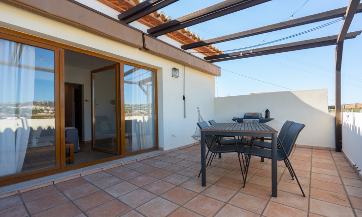 Resale - Commercial property -
Benissa - Avenida La Marina