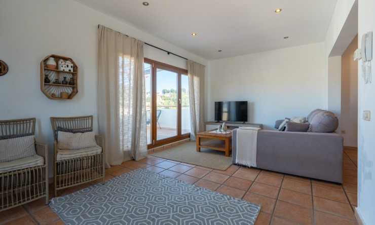 Resale - Commercial property -
Benissa - Avenida La Marina