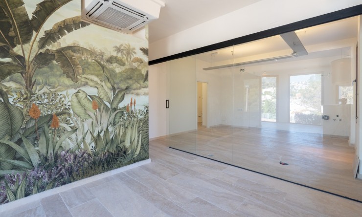 Resale - Commercial property -
Benissa - Avenida La Marina