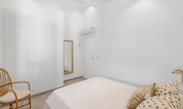 Resale - Villa -
Orihuela Costa - Punta Prima