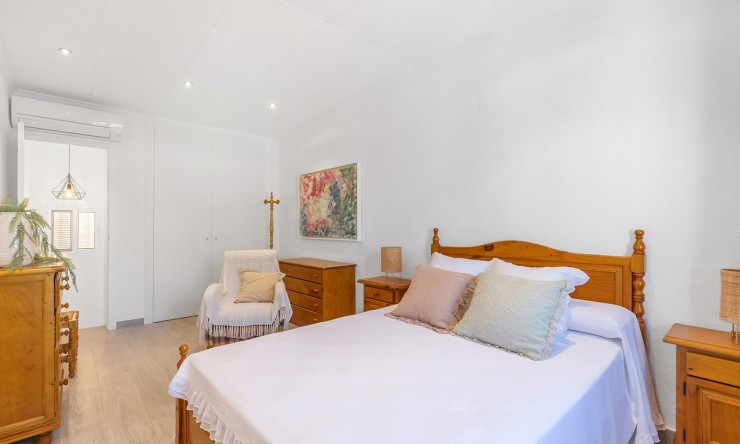 Resale - Villa -
Orihuela Costa - Punta Prima