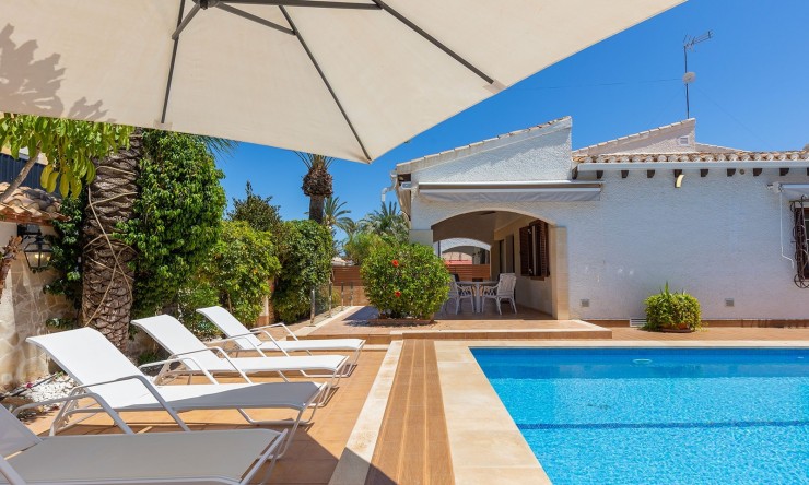 Resale - Villa -
Orihuela Costa - Punta Prima