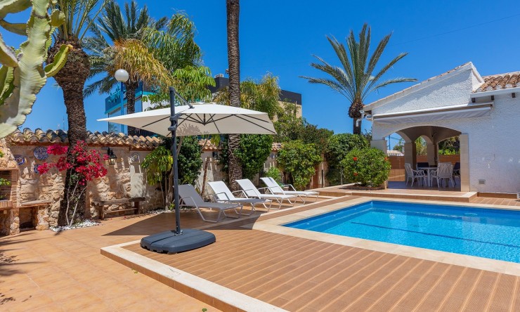 Resale - Villa -
Orihuela Costa - Punta Prima