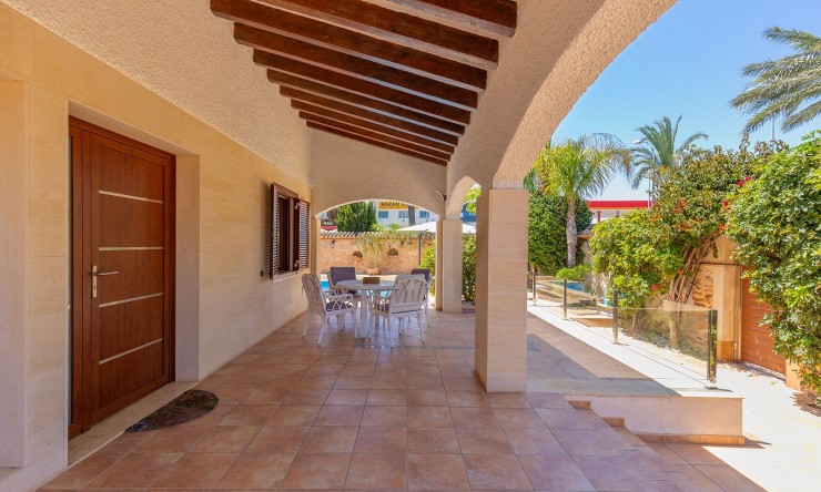 Resale - Villa -
Orihuela Costa - Punta Prima
