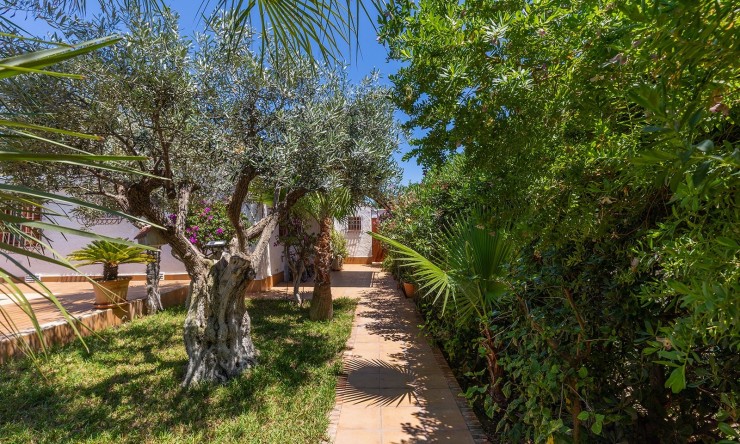 Resale - Villa -
Orihuela Costa - Punta Prima