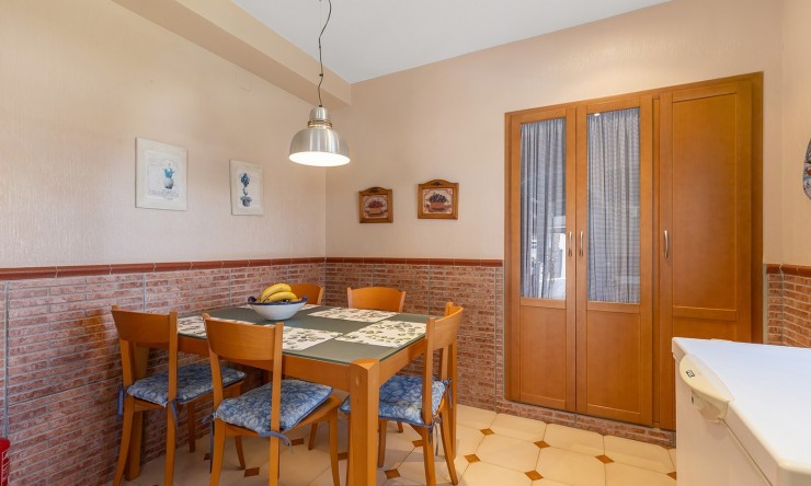 Resale - Villa -
Orihuela Costa - Punta Prima