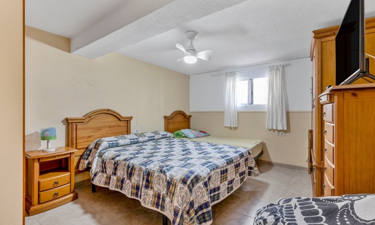 Resale - Villa -
Orihuela Costa - Punta Prima