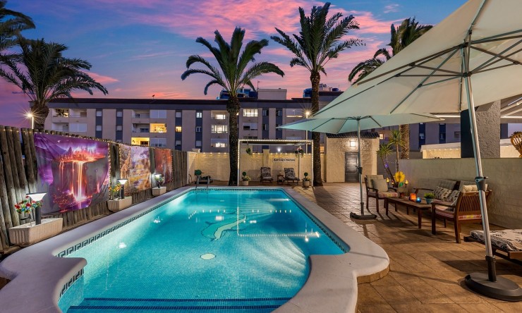 Resale - Villa -
Orihuela Costa - Punta Prima