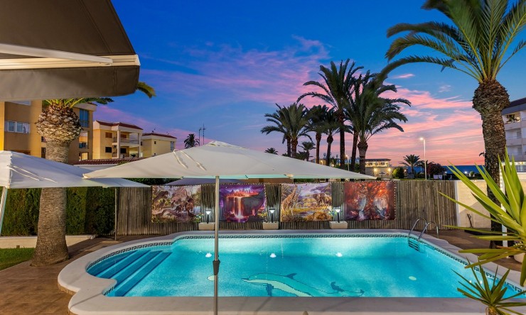 Resale - Villa -
Orihuela Costa - Punta Prima