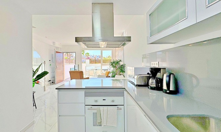 Resale - Duplex -
Los Balcones