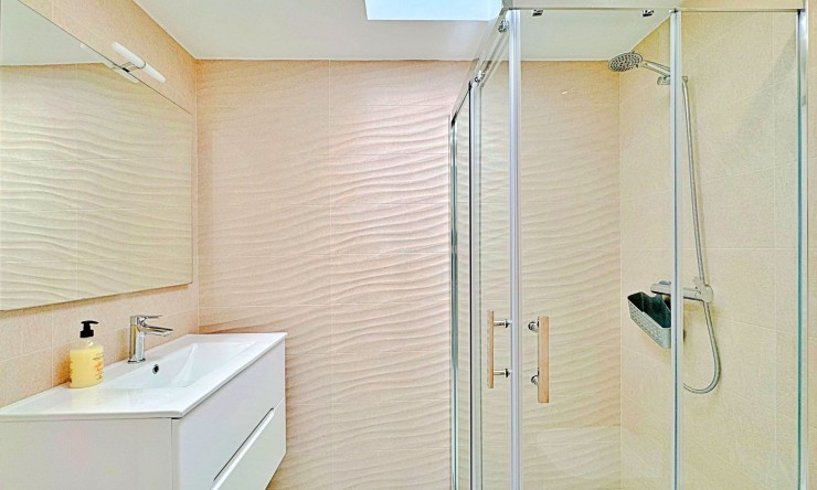 Resale - Duplex -
Los Balcones