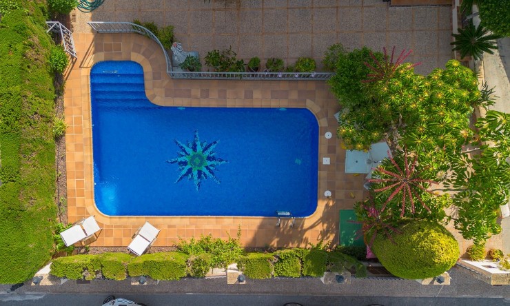 Resale - Villa -
Torrevieja