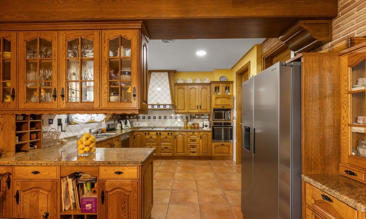 Resale - Villa -
Torrevieja