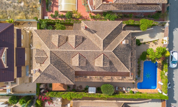 Resale - Villa -
Torrevieja