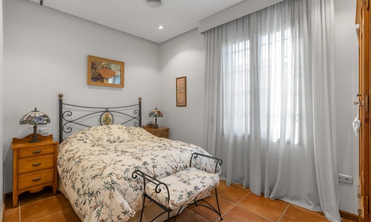 Resale - Villa -
Torrevieja