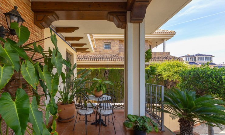 Resale - Villa -
Torrevieja