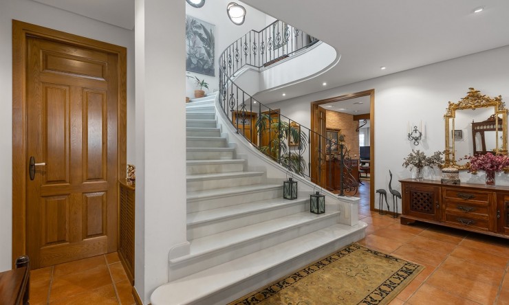 Resale - Villa -
Torrevieja