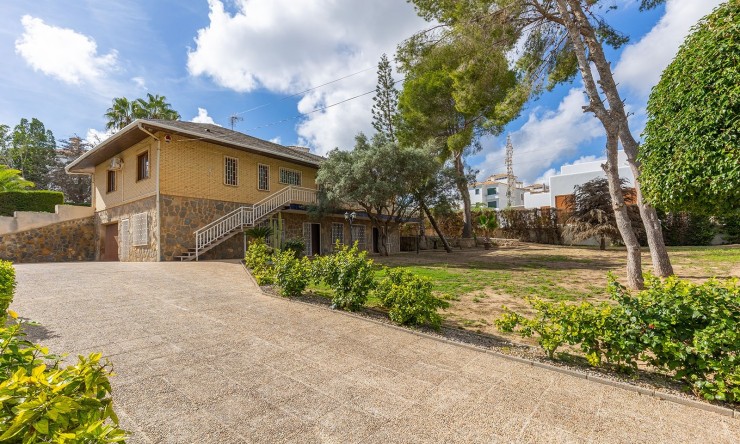 Reventa - Villa -
Villamartin