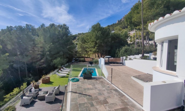 Resale - Villa -
Calpe / Calp - Oltamar - Cucarres