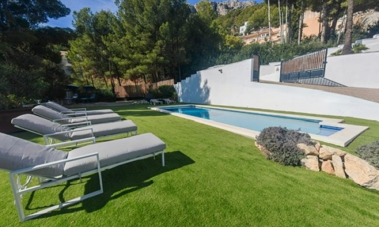 Resale - Villa -
Calpe / Calp - Oltamar - Cucarres