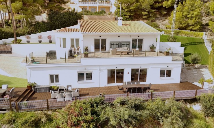 Resale - Villa -
Calpe / Calp - Oltamar - Cucarres